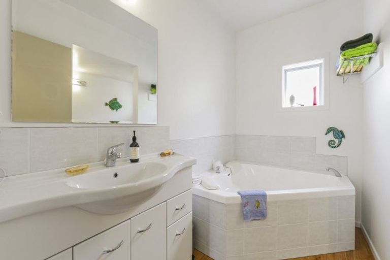 Photo of property in 19 Swann Beach Road, Stanmore Bay, Whangaparaoa, 0932