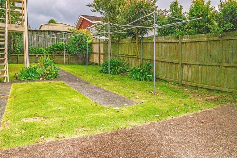 Photo of property in 7/219 Onewa Road, Birkenhead, Auckland, 0626