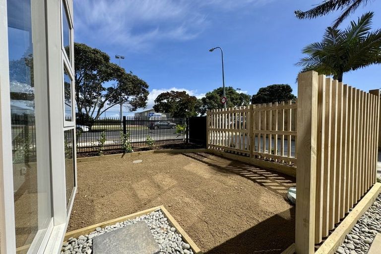 Photo of property in 118 Pigeon Mountain Road, Half Moon Bay, Auckland, 2012