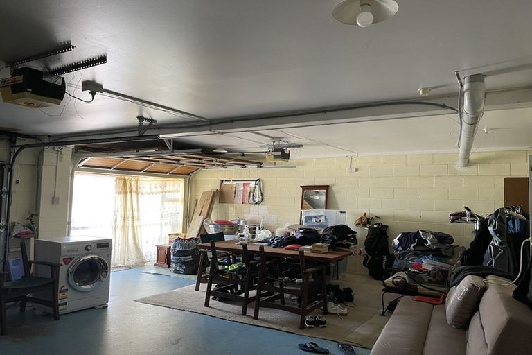 Photo of property in 10 Ewhurst Place, Goodwood Heights, Auckland, 2105