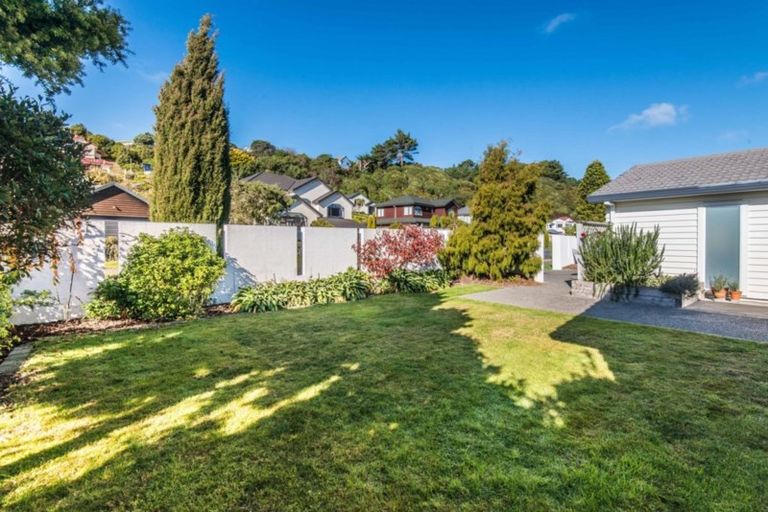 Photo of property in 10 Furlong Crescent, Churton Park, Wellington, 6037