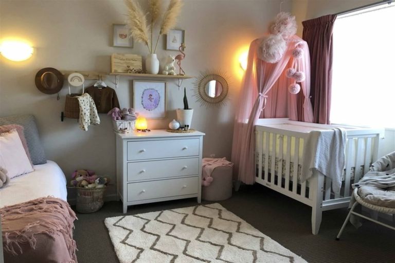 Photo of property in 1 Collingwood Street, Strathern, Invercargill, 9812