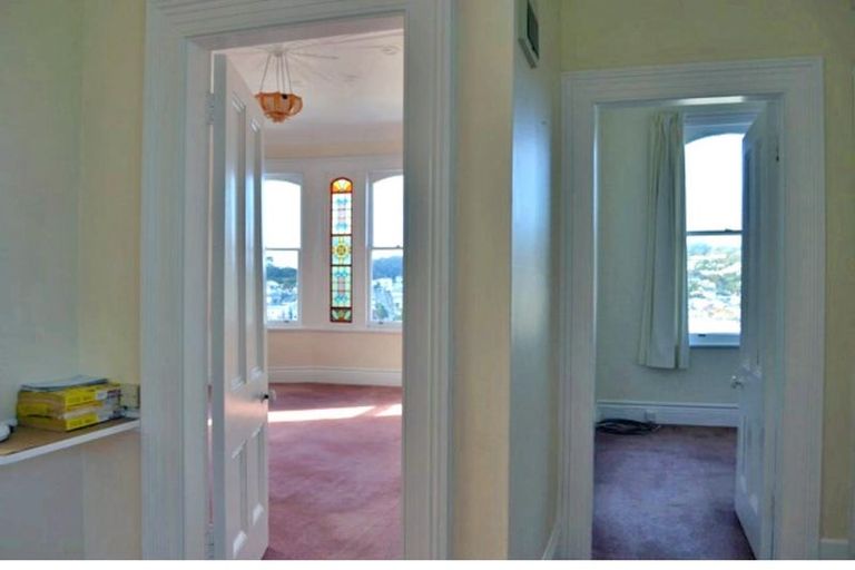 Photo of property in 15 Kenwyn Terrace, Newtown, Wellington, 6021