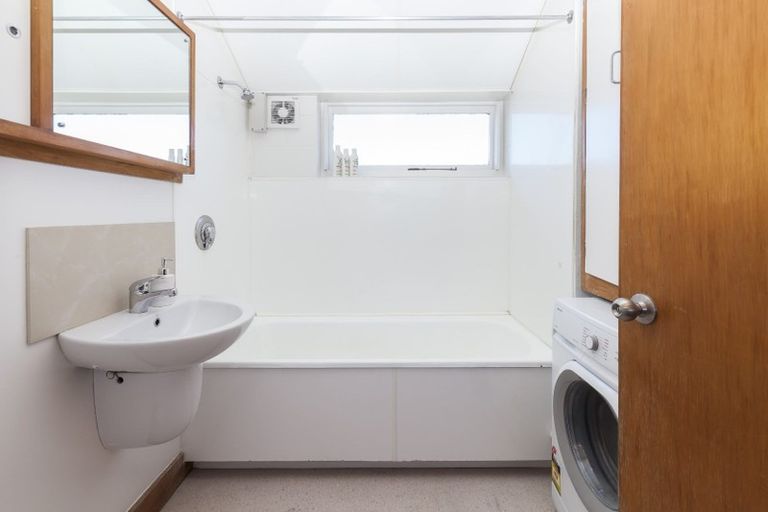 Photo of property in 21 Newbridge Place, Ilam, Christchurch, 8041