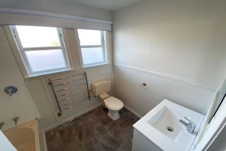 Photo of property in 204 George Street, Stokes Valley, Lower Hutt, 5019