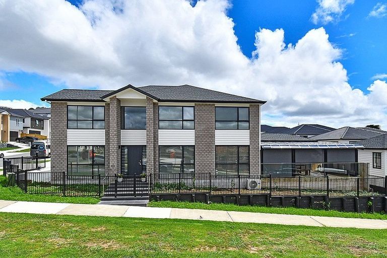 Photo of property in 1 Aklander Rise, Flat Bush, Auckland, 2019