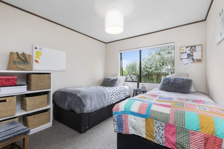 Photo of property in 2/8 Inverell Place, Mount Maunganui, 3116