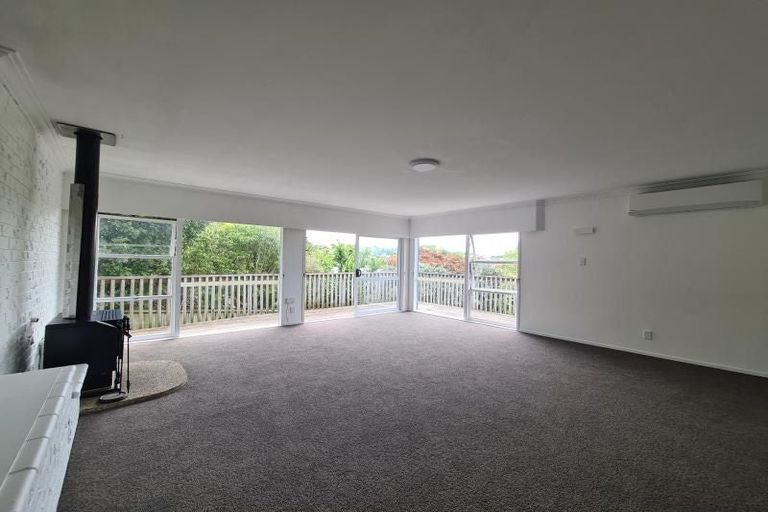 Photo of property in 10 Weatherly Road, Torbay, Auckland, 0630