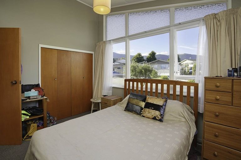 Photo of property in 5 Cobham Crescent, Stoke, Nelson, 7011