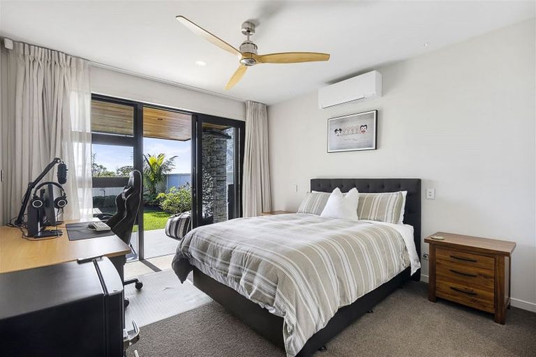 Photo of property in 123a Churchill Road, Rothesay Bay, Auckland, 0630