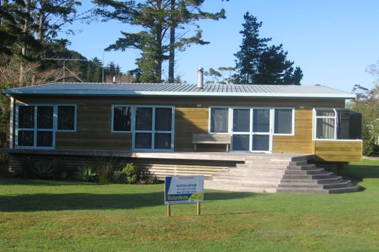 Photo of property in 104 Goldfields Drive, Matarangi, Whitianga, 3592