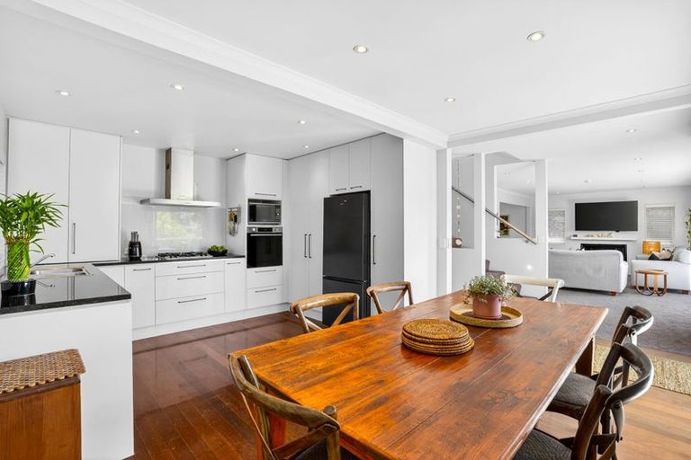 Photo of property in 8a Tipau Street, Torbay, Auckland, 0630