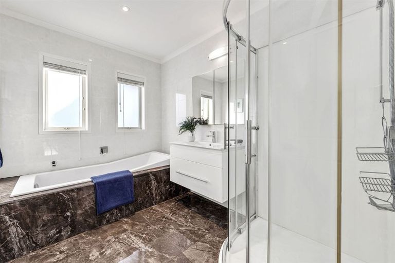 Photo of property in 24 The Mews, Shamrock Park, Auckland, 2016