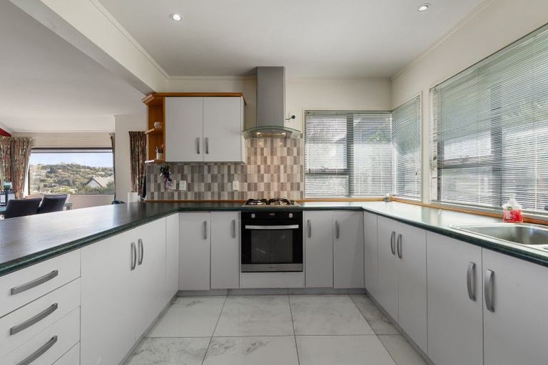 Photo of property in 60 Molyneux Close, Whitby, Porirua, 5024