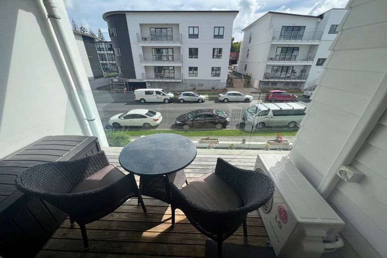 Photo of property in 1c/136 Stancombe Road, Flat Bush, Auckland, 2016