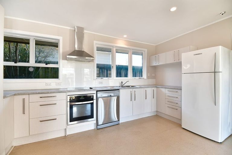 Photo of property in 11a Springs Road, Parakai, 0830