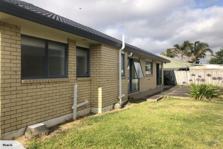 Photo of property in 3 Naul Place, East Tamaki Heights, Auckland, 2016