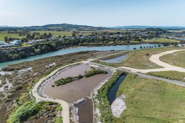 Photo of property in 127 Tamure Place, Ruakaka, 0116