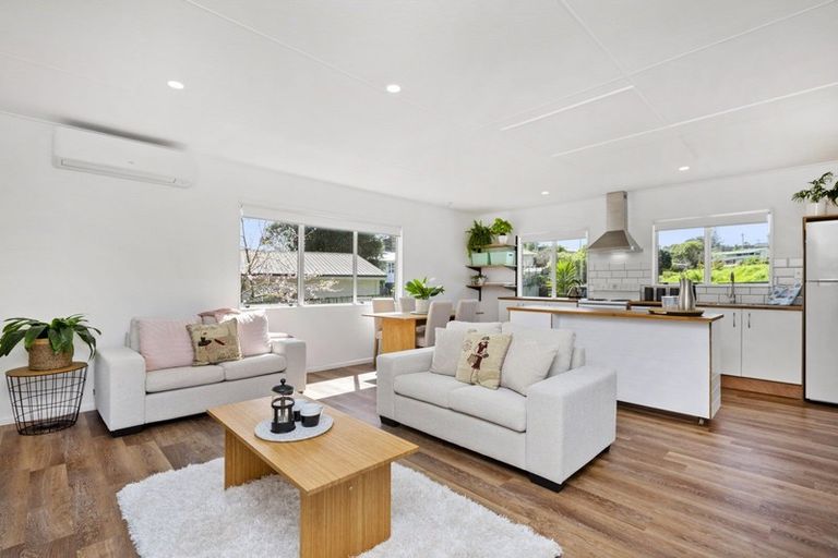 Photo of property in 1 Cross Street, Raglan, 3225