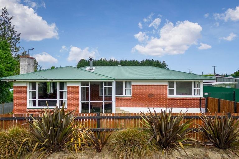 Photo of property in 81 Timaru Road, Waimate, 7924