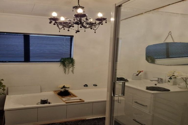 Photo of property in 33b Grey Street, Martinborough, 5711