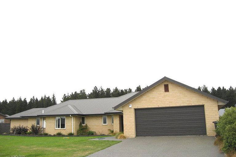 Photo of property in 4 Matua Place, Parklands, Christchurch, 8083