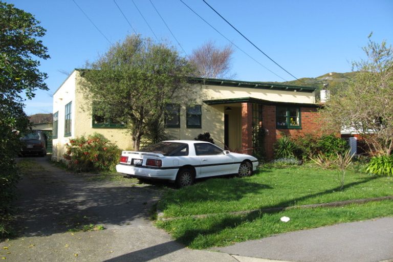 Photo of property in 11 Avon Street, Waterloo, Lower Hutt, 5011