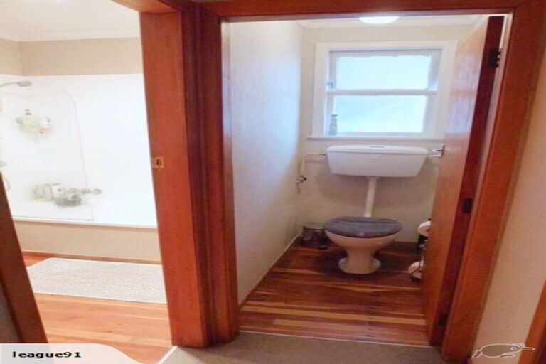 Photo of property in 124 Ruamahanga Crescent, Terrace End, Palmerston North, 4410