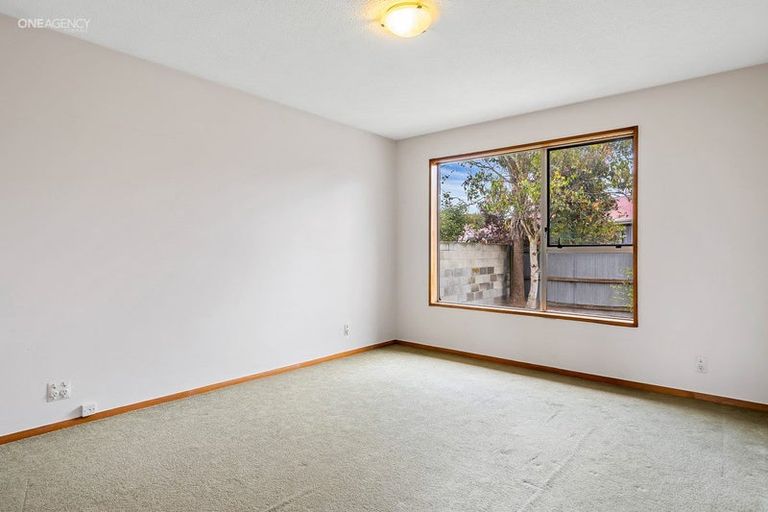 Photo of property in 2/11 Momorangi Crescent, Redwood, Christchurch, 8051