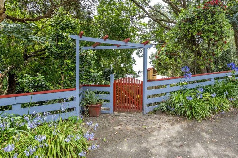 Photo of property in 5 Sunset Terrace, Waikanae Beach, Waikanae, 5036