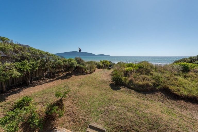 Photo of property in 91 Field Way, Waikanae Beach, Waikanae, 5036