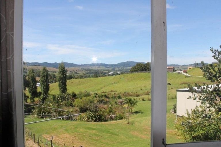 Photo of property in 43 Gorge Road, Maungaturoto, 0520
