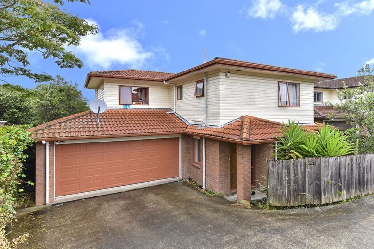 Photo of property in 63c Redoubt Road, Goodwood Heights, Auckland, 2105
