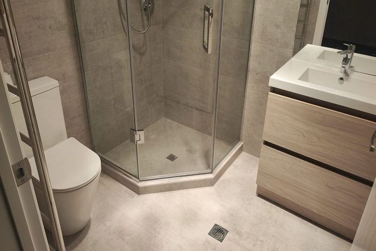 Photo of property in 2 Oakheart Way, Forrest Hill, Auckland, 0620