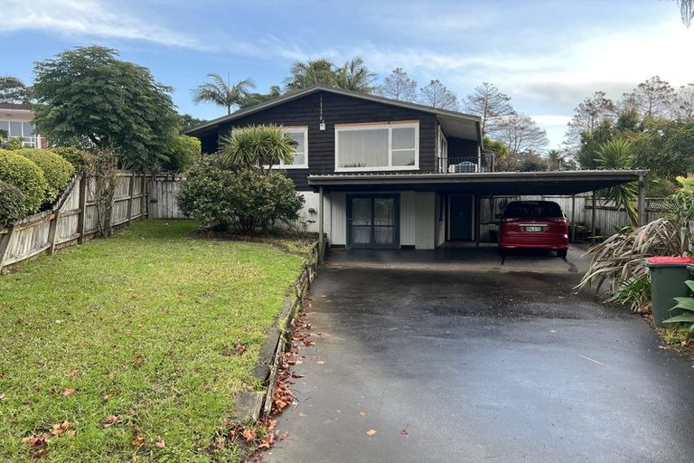Photo of property in 77 Beechdale Crescent, Pakuranga Heights, Auckland, 2010