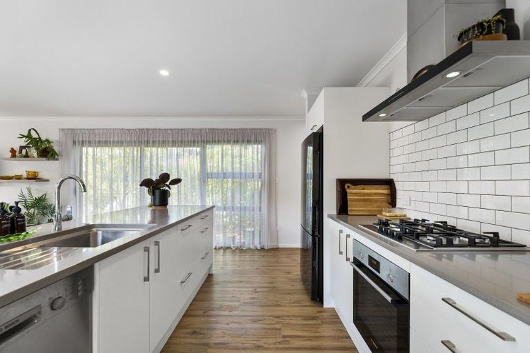 Photo of property in 38 Pakanga Grove, Pyes Pa, Tauranga, 3112