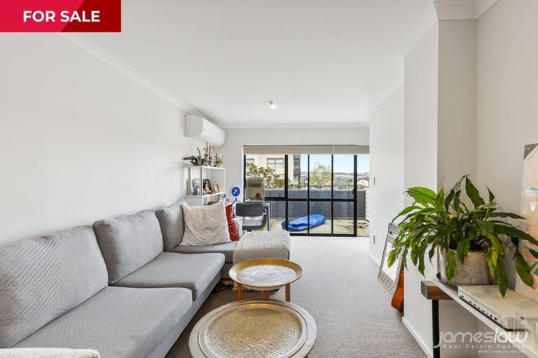 Photo of property in 9/46 Carlos Drive, Flat Bush, Auckland, 2016