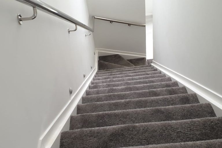 Photo of property in 18a Riverpark Crescent, Henderson, Auckland, 0610