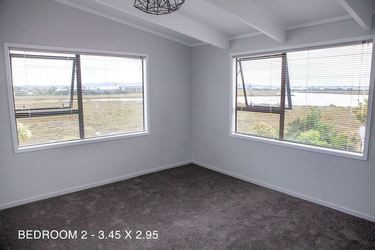 Photo of property in 2/40 Saxon Street, Waterview, Auckland, 1026