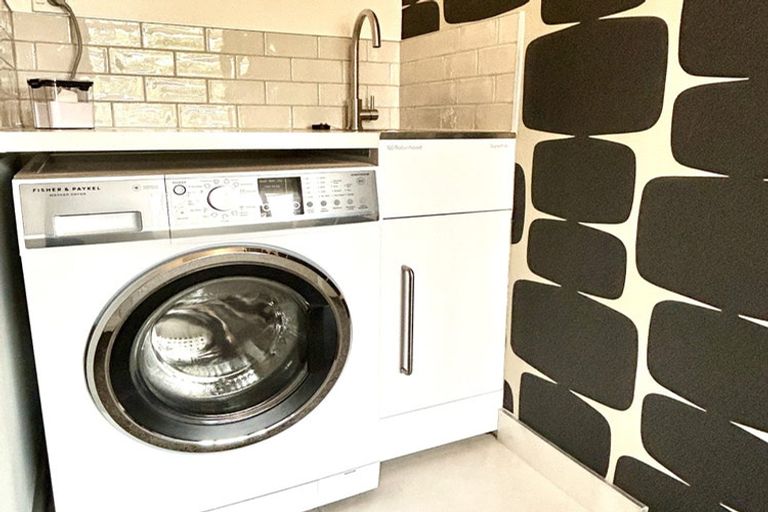 Photo of property in 32 Eltham Road, Blenheim, 7201