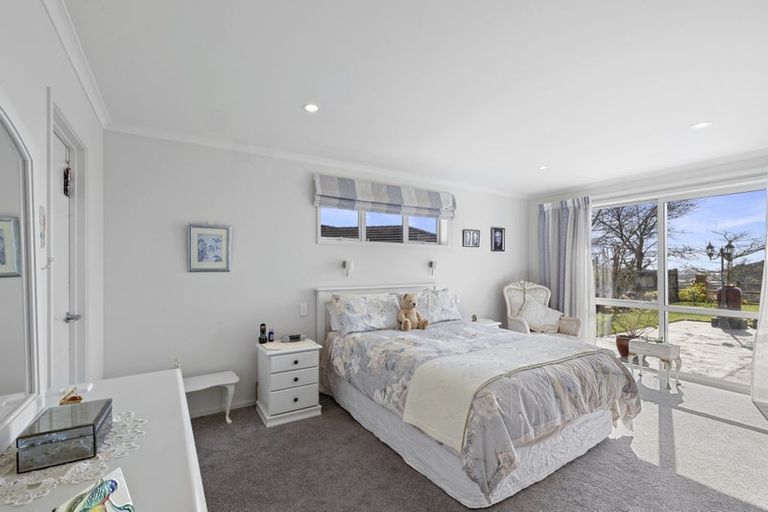 Photo of property in 476 Mangorei Road, Highlands Park, New Plymouth, 4312