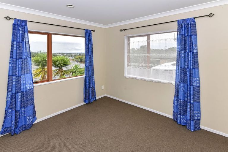Photo of property in 63c Redoubt Road, Goodwood Heights, Auckland, 2105