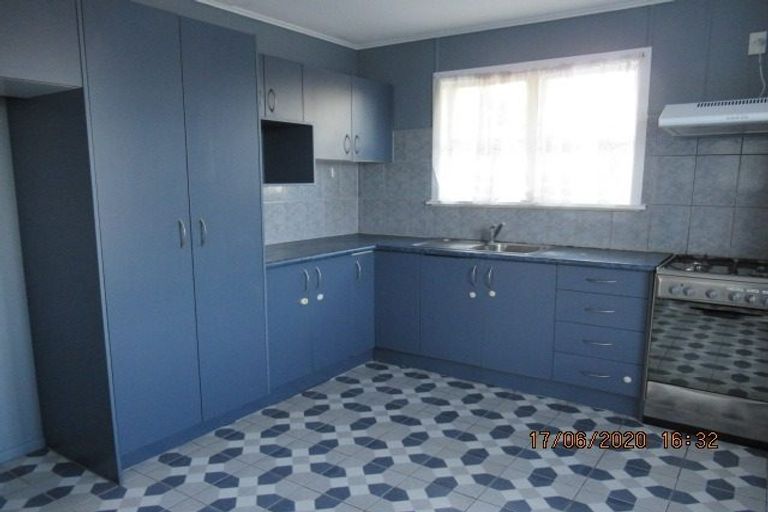 Photo of property in 63 Hepburn Road, Glendene, Auckland, 0602