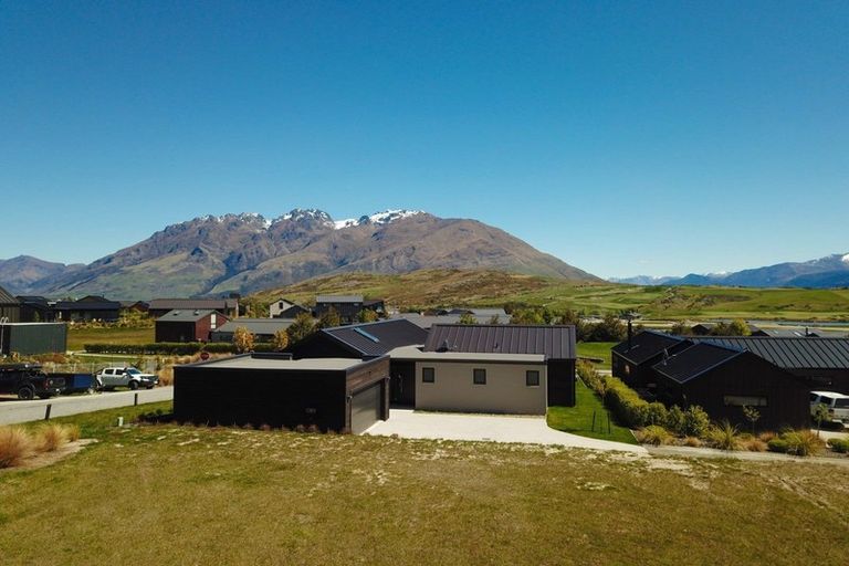 Photo of property in 3 Kinross Lane, Jacks Point, Queenstown, 9371