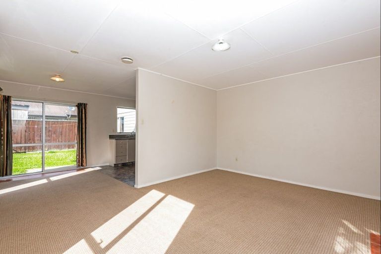 Photo of property in 15 Leander Place, Milson, Palmerston North, 4414