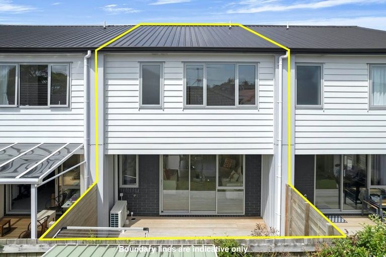 Photo of property in 4/5 Grange Road, Papatoetoe, Auckland, 2025