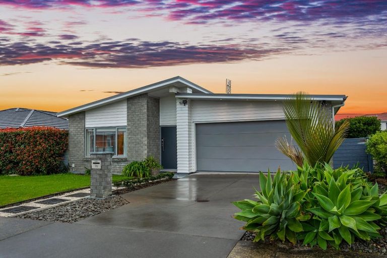 Photo of property in 9a Floyd Road, Riverhead, 0820