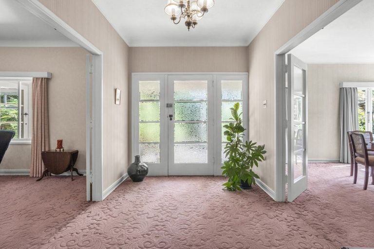 Photo of property in 85 Ludlam Crescent, Woburn, Lower Hutt, 5010