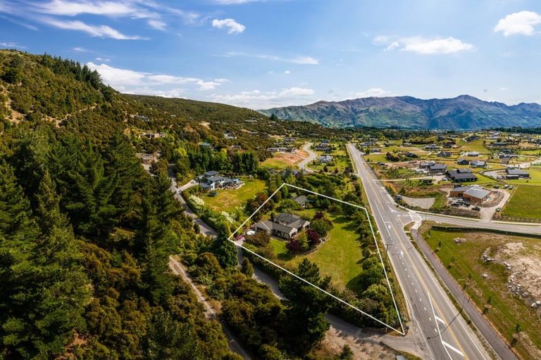 Photo of property in 689 Aubrey Road, Albert Town, Wanaka, 9305