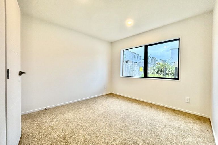 Photo of property in 24a Poruru Close, Papakura, 2110